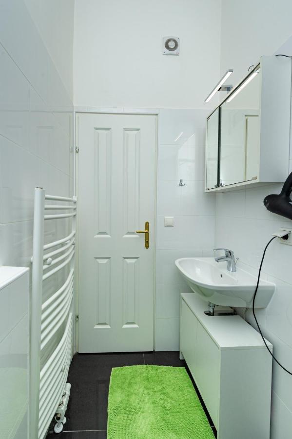 Moderne 2-Zimmer Wohnung In Wien Exterior foto
